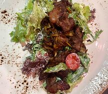 Теплый салат с куриной печенью