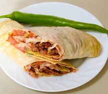 Шаурма со свининой и сырными палочками