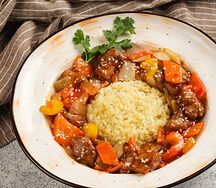 Свинина в кисло-сладком соусе с рисом