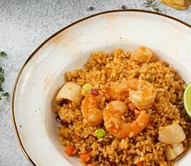 Жареная wok лапша удон с курицей