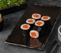Ролл Сяке маки