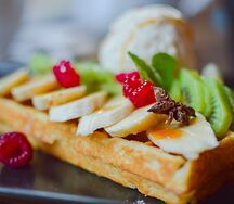 Бельгийская вафля с нутеллой и бананом