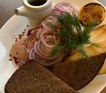 Строганина из пеламиды