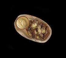 Ржаные гренки с пармезаном и соусом монтблю