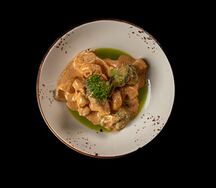 Жаркое из морепродуктов под соусом кимчи