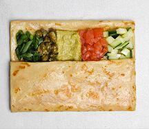 Блин с форелью и гуакамоле