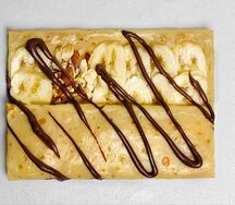 Блин Гризли с шоколадной пастой, бананами и орехами