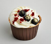 Капкейк Красный бархат со смородиной