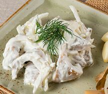 Грузди белые в сметане