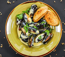 Мидии песто