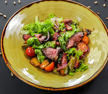 Салат с ростбифом