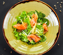 Салат со слабосоленым лососем