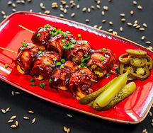 Картофель в беконе с соусом барбекю