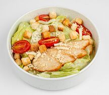 Салат Цезарь с курицей