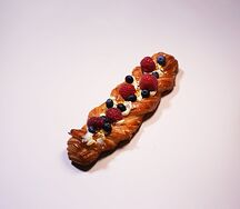 Слойка с малиной