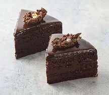 Порция торта Захер