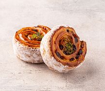 Ромовая булочка с изюмом