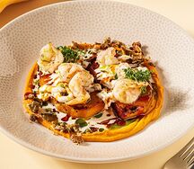 Стейк из тыквы с креветками и страчателлой 