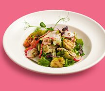 Салат с курицей, брокколи и брюссельской капустой