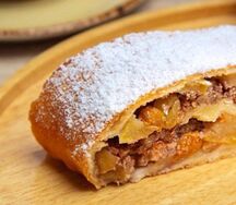 Штрудель с яблоком