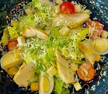 Салат Цезарь с курицей