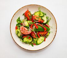 Грузинский овощной салат с кахетинским маслом