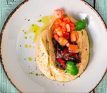 Хумус с нутом и грузинским лавашом