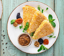 Сулугуни, жаренный в сухарях