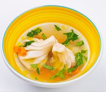 Куриный бульон с мини-хинкали