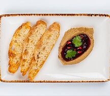 Паштет из печени цыпленка с луковым маринадом  