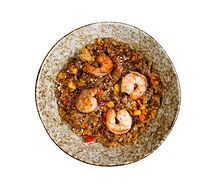 Вок с рисом и креветками в азиатском соусе