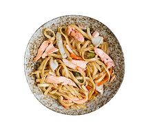 Вок с пшеничной лапшой и морепродуктами в сливочном соусе