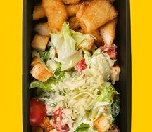 Зелёный с куриным филе и сухариками