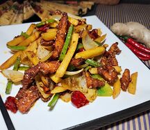 Картофель фри с курицей