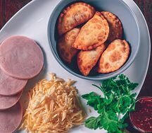 Чебуречки с ветчиной и сыром