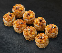 Ролл запеченный в кунжуте с угрем