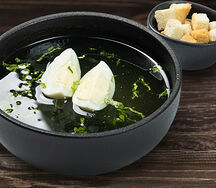 Бульон куриный с яйцом