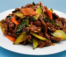 Салат Куриные желудки с огурцом