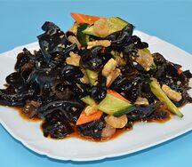 Салат Древесные грибы с овощами и креветками