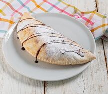 Пицца Кальцоне с Нутеллой, бананом