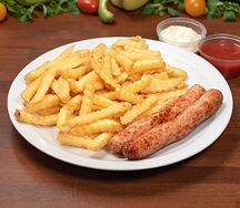 Сосиска на гриле с картофелем фри