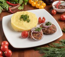 Картофельное пюре с котлетами