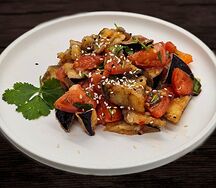 Салат из хрустящих баклажанов