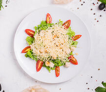 Салат Цезарь с курицей