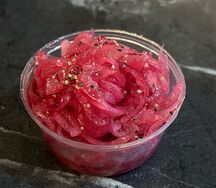 Дополнительный маринованный лучок