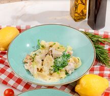 Феттучини с курицей и грибами