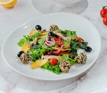 Салат с морепродуктами