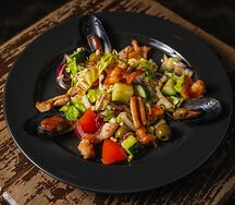Салат с морепродуктами