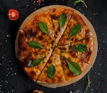 Пирог с зеленью и сыром