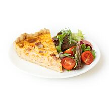 Киш с тыквой и беконом